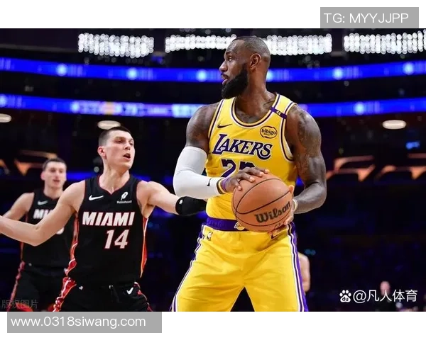 詹姆斯领衔湖人对决活塞展现王者风范与球队默契的精彩较量